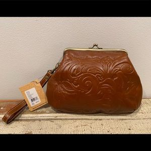 Patricia Nash SAVENA ~ Wristlet Framed
Kiss-Lock Brown Leather Purse Clutch